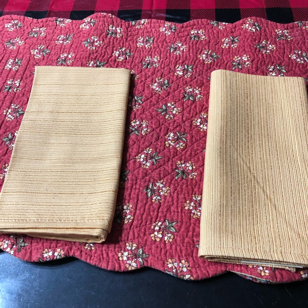 TABLE RUNNER - Picture 6 of 8